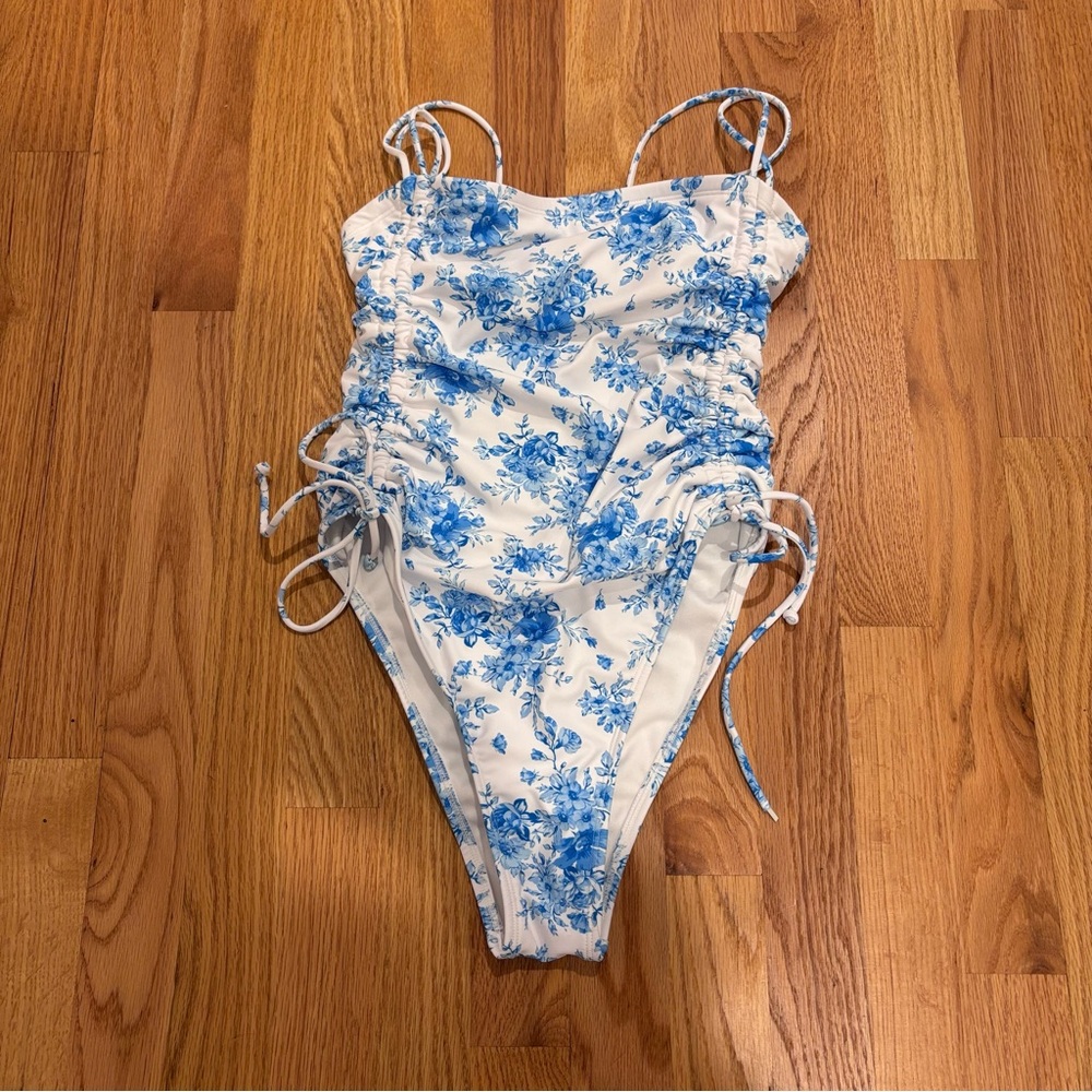 🩵 🤍 Viral Wild Fable Blue Floral Extra High Leg Ruched One Piece Swimsuit S